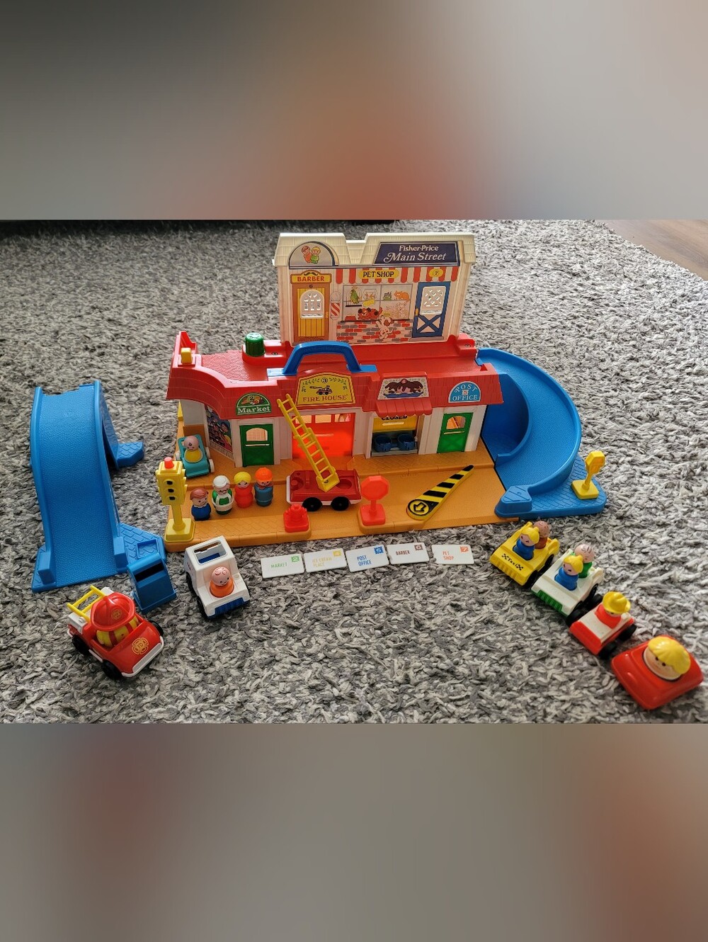 Vintage 1986 Fisher-Price Little People Main Street Playset #2500-Near Complete